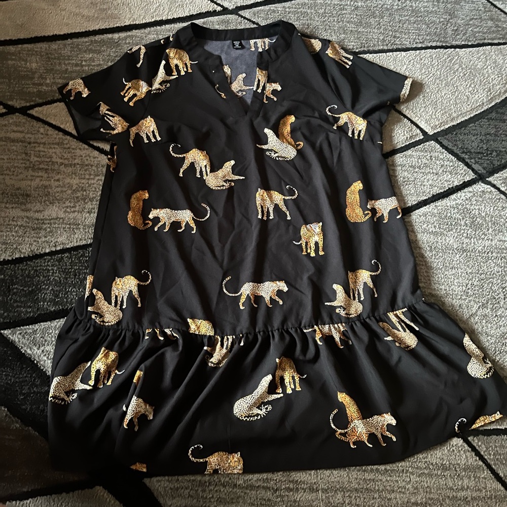 Super cute dress! Stylish and size 14! SHEIN brand! Never worn